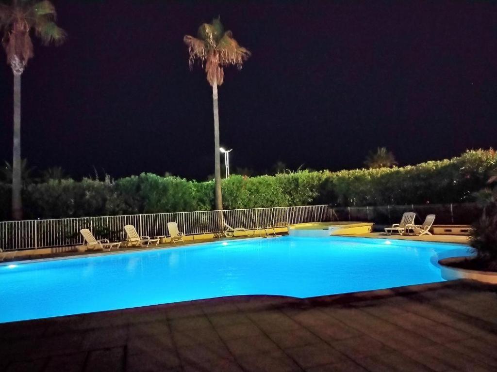 Port Frejus Cap Hermes Vue Mer Et Port Pieds Dans L'Eau Piscine Pkg Luaran gambar